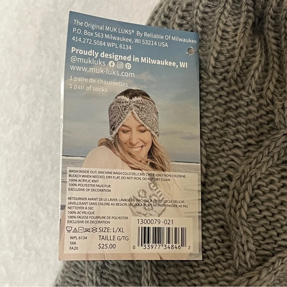 Muk Luks Women’s Pom Pom Cabin Knit Socks Gray Size L/XL 8–11 NWT